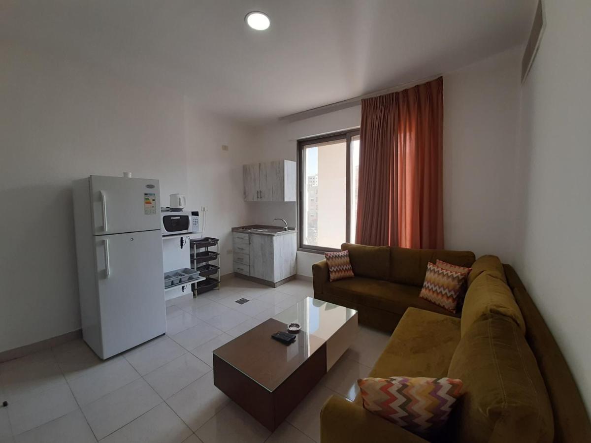 Furnished Apartments Near Mcdonald'S Al-Madina Al-Monawara St Amman Bagian luar foto
