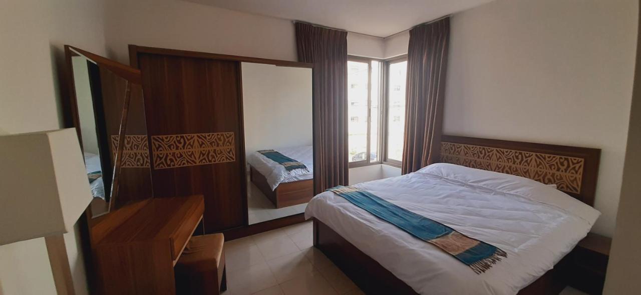 Furnished Apartments Near Mcdonald'S Al-Madina Al-Monawara St Amman Bagian luar foto